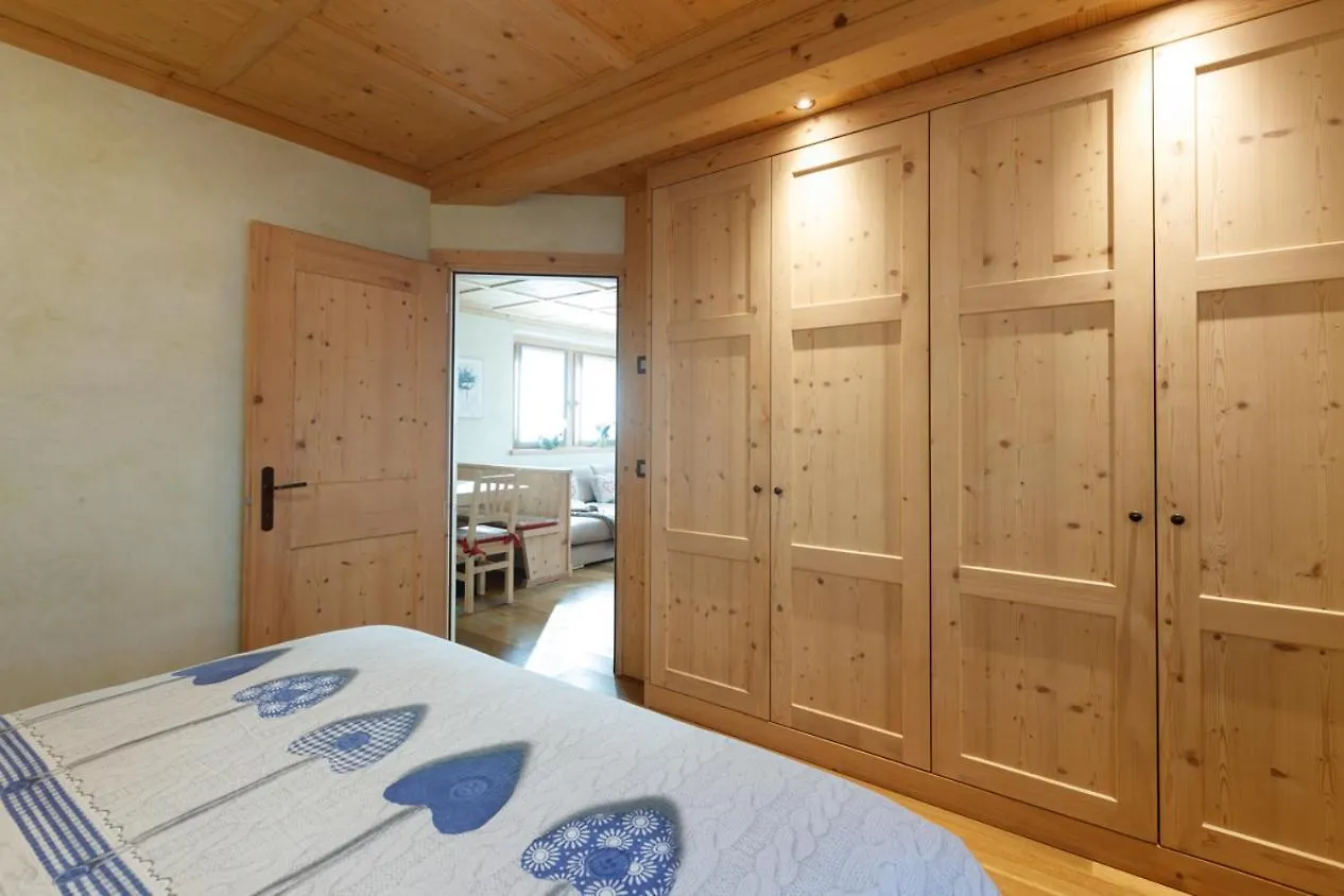 Chalet Roberta Pradelle 0*,  Italy
